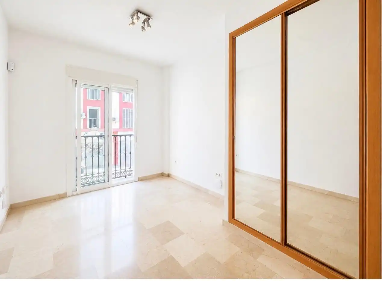Bedroom of Study for sale in Málaga  with Alarm