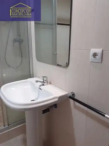 Bany de Apartament de lloguer en Córdoba amb Aire condicionat, Calefacció i Traster