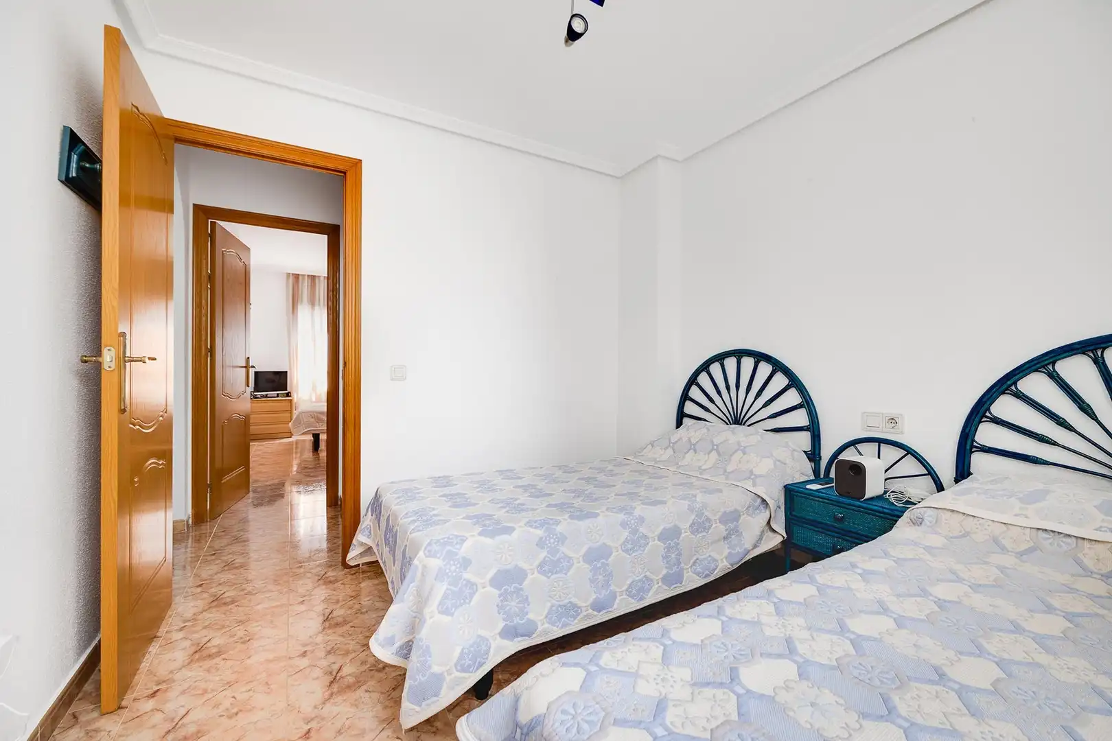 Dormitori de Apartament en venda en Torrevieja amb Aire condicionat i Terrassa