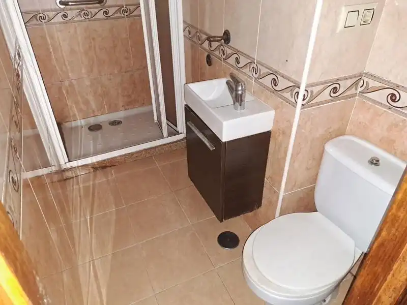 Bany de Casa adosada en venda en A Cañiza   amb Terrassa i Alarma