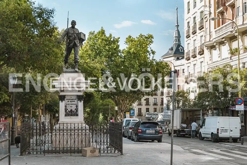 Vista exterior de Piso de alquiler en Madrid con Aire acondicionado, Calefacción y Amueblado