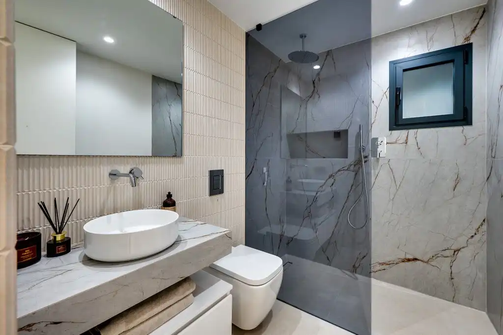 Baño de Casa o chalet en venta en Marbella con Aire acondicionado, Calefacción y Jardín privado