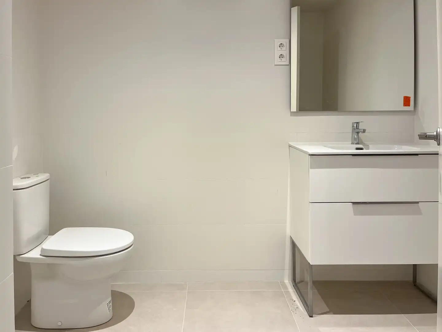 Baño de Oficina de alquiler en Sant Cugat del Vallès con Aire acondicionado