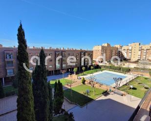 Vista exterior de Pis de lloguer en  Madrid Capital amb Calefacció, Piscina i Moblat