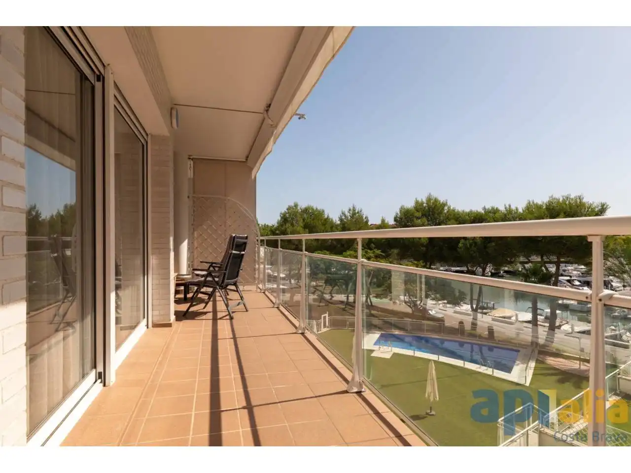 Flat with terrace for sale in Calle Punta Prima