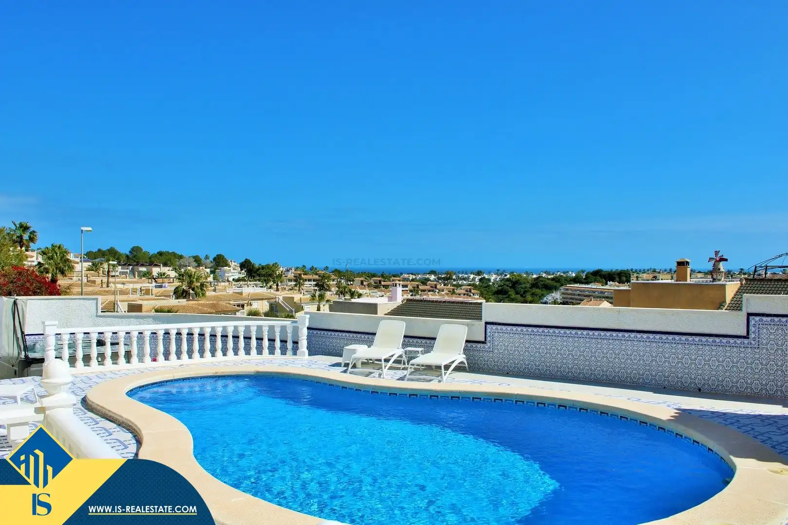 Villa mit Garten zum Verkauf in Orihuela Costa