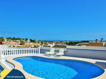 Chalet con jardín en venta en Orihuela Costa