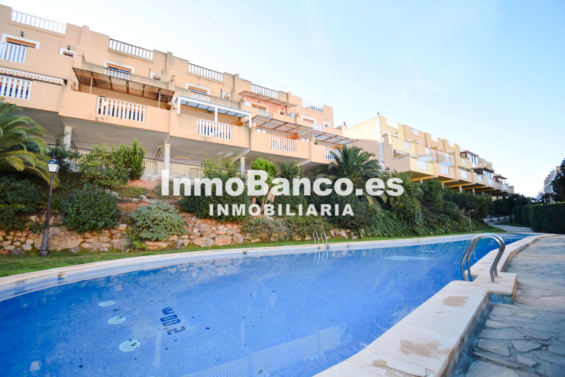 Vista exterior de Casa o chalet en venta en Chiva con Jardín privado, Terraza y Piscina comunitaria