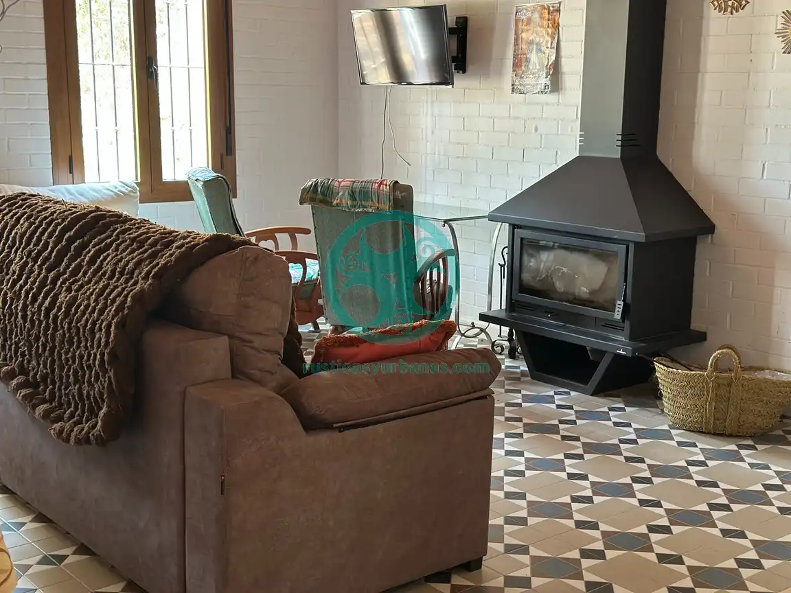 Wohnzimmer von Country house zur Miete in Cáceres mit Schwimmbad, Möbliert und Ofen
