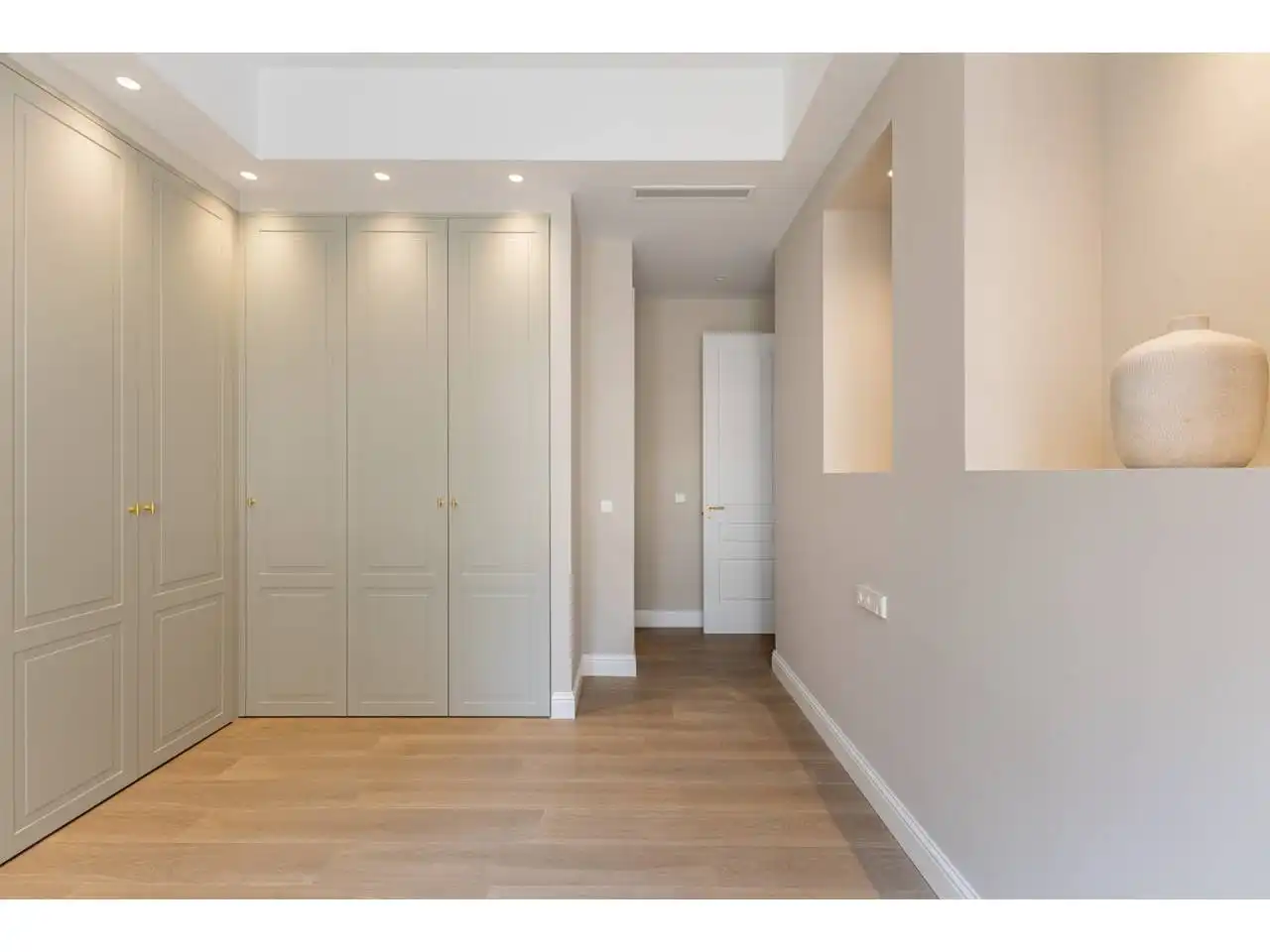 Flat for sale in Valencia  with Air Conditioner, Heating and Parquet flooring