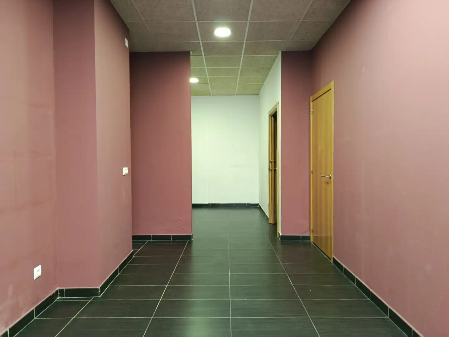 Local comercial en alquiler en Carrer de la Creu, imagen 2