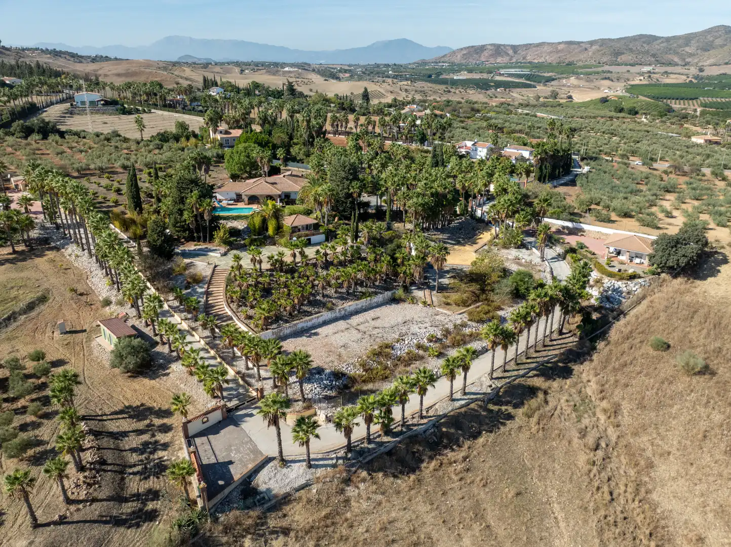 Vista exterior de Casa o chalet en venta en Alhaurín de la Torre con Aire acondicionado, Calefacción y Jardín privado