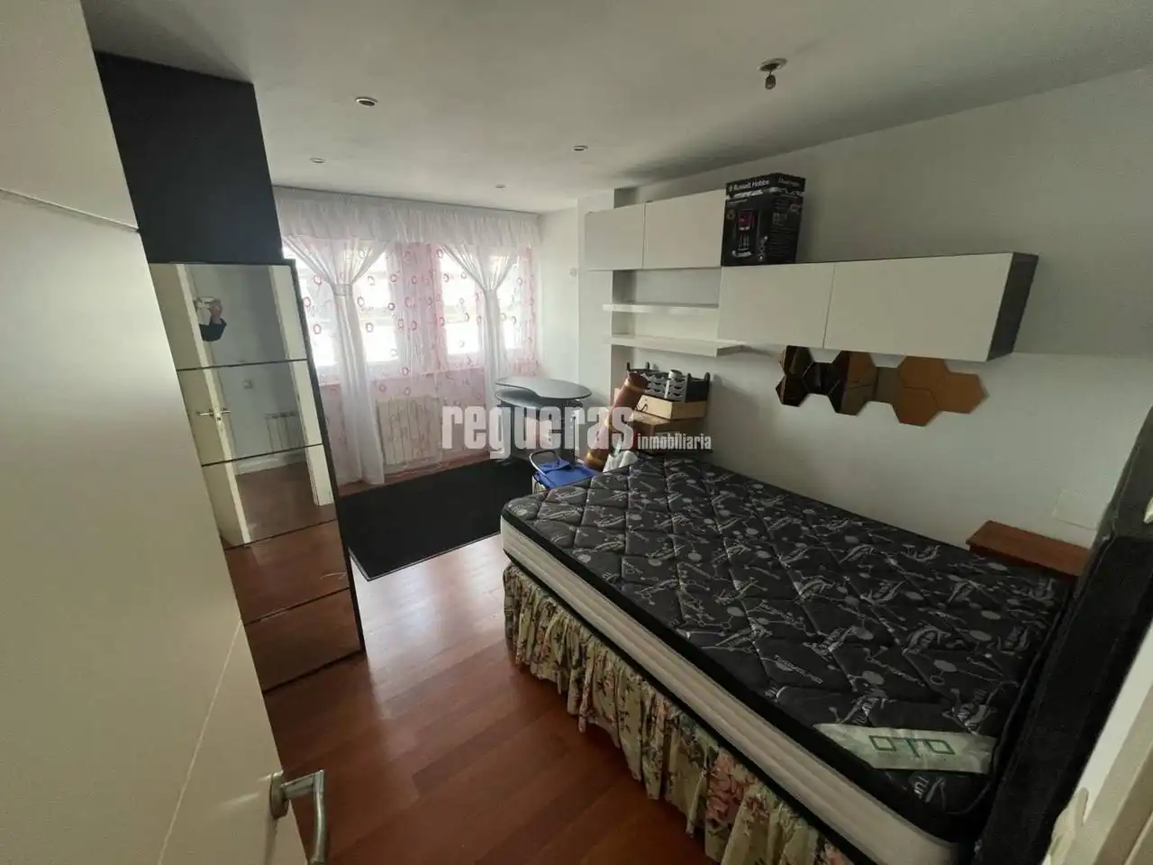 Schlafzimmer von Wohnung zum Verkauf in Castrillón mit Heizung und Abstellraum