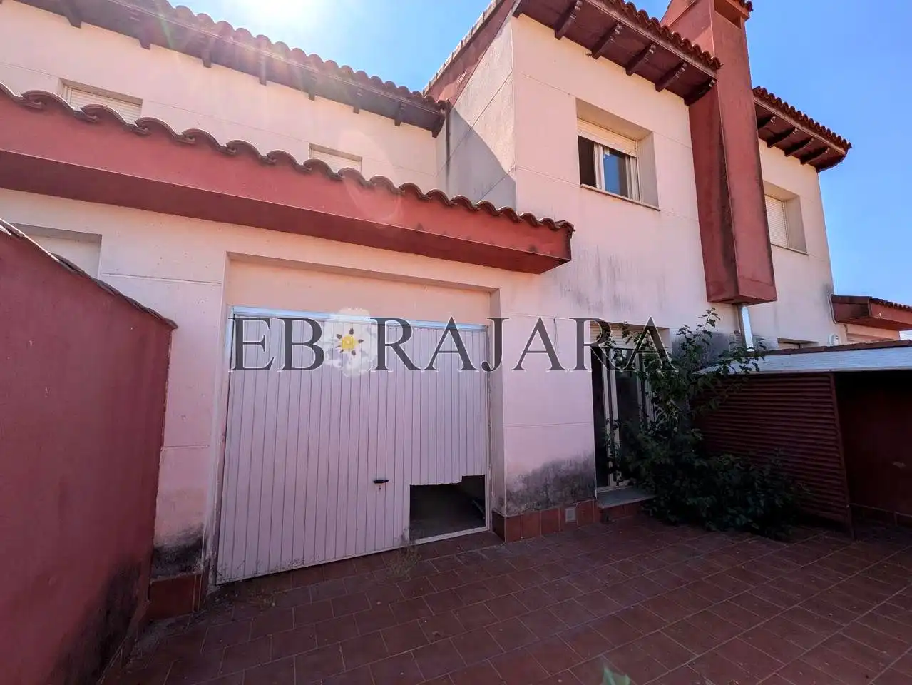 Vista exterior de Casa adosada en venta en Lucillos con Jardín privado y Terraza