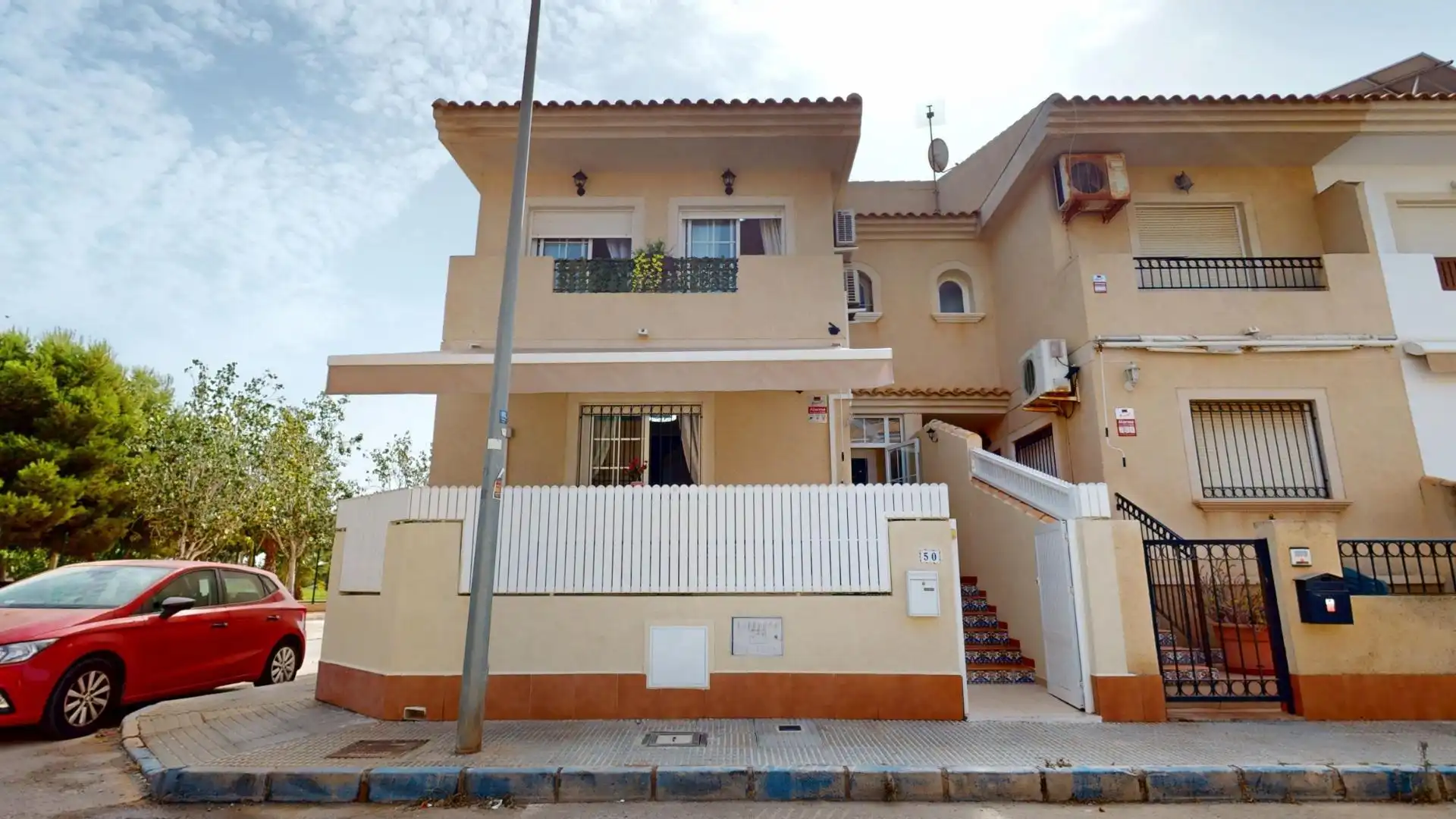 Vista exterior de Casa adosada en venta en San Pedro del Pinatar con Aire acondicionado, Terraza y Trastero