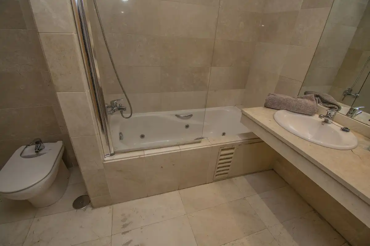 Bany de Àtic en venda en Estepona amb Aire condicionat, Terrassa i Moblat