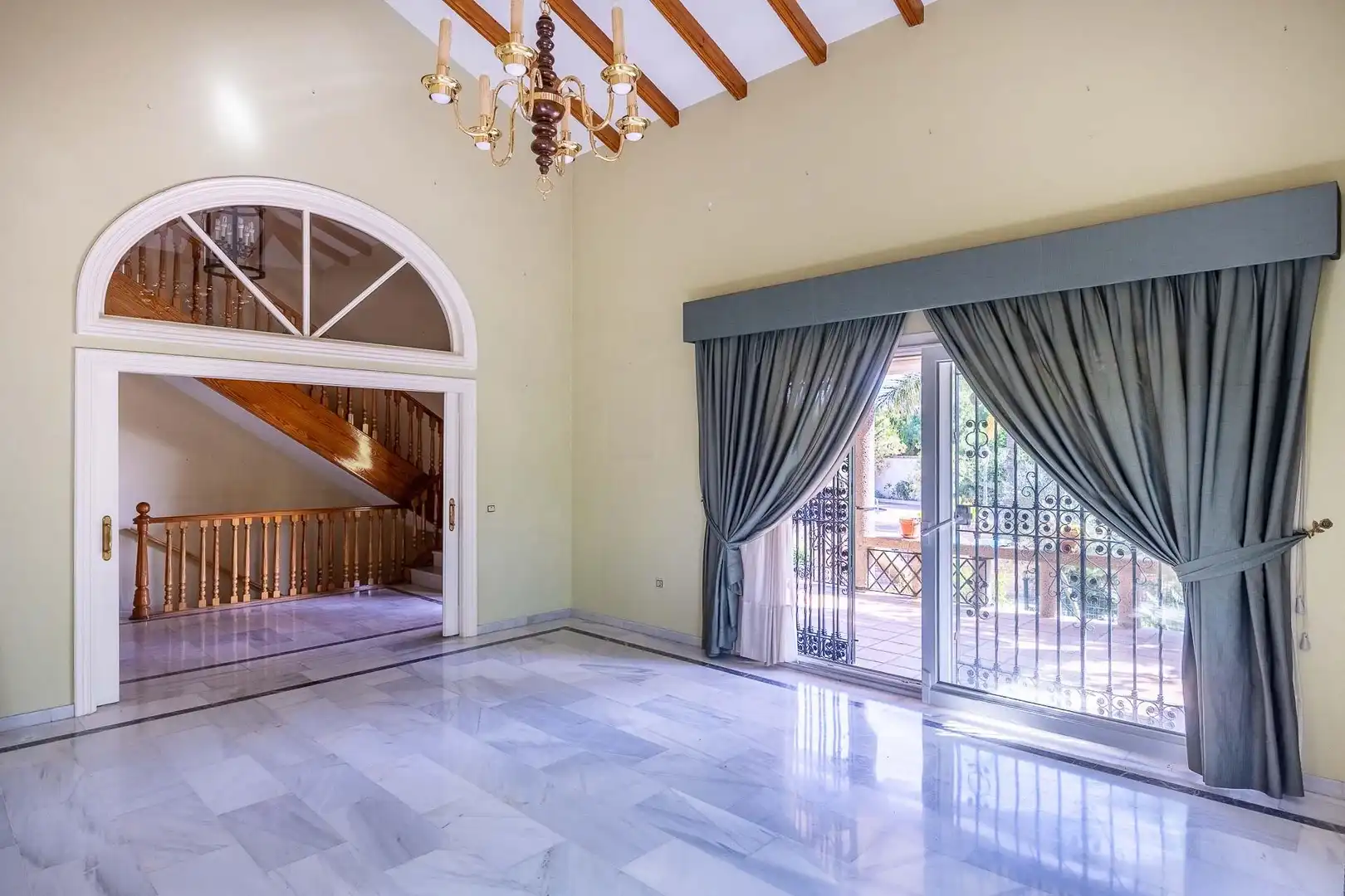 Casa o chalet en venta en Gelves con Jardín privado y Piscina comunitaria