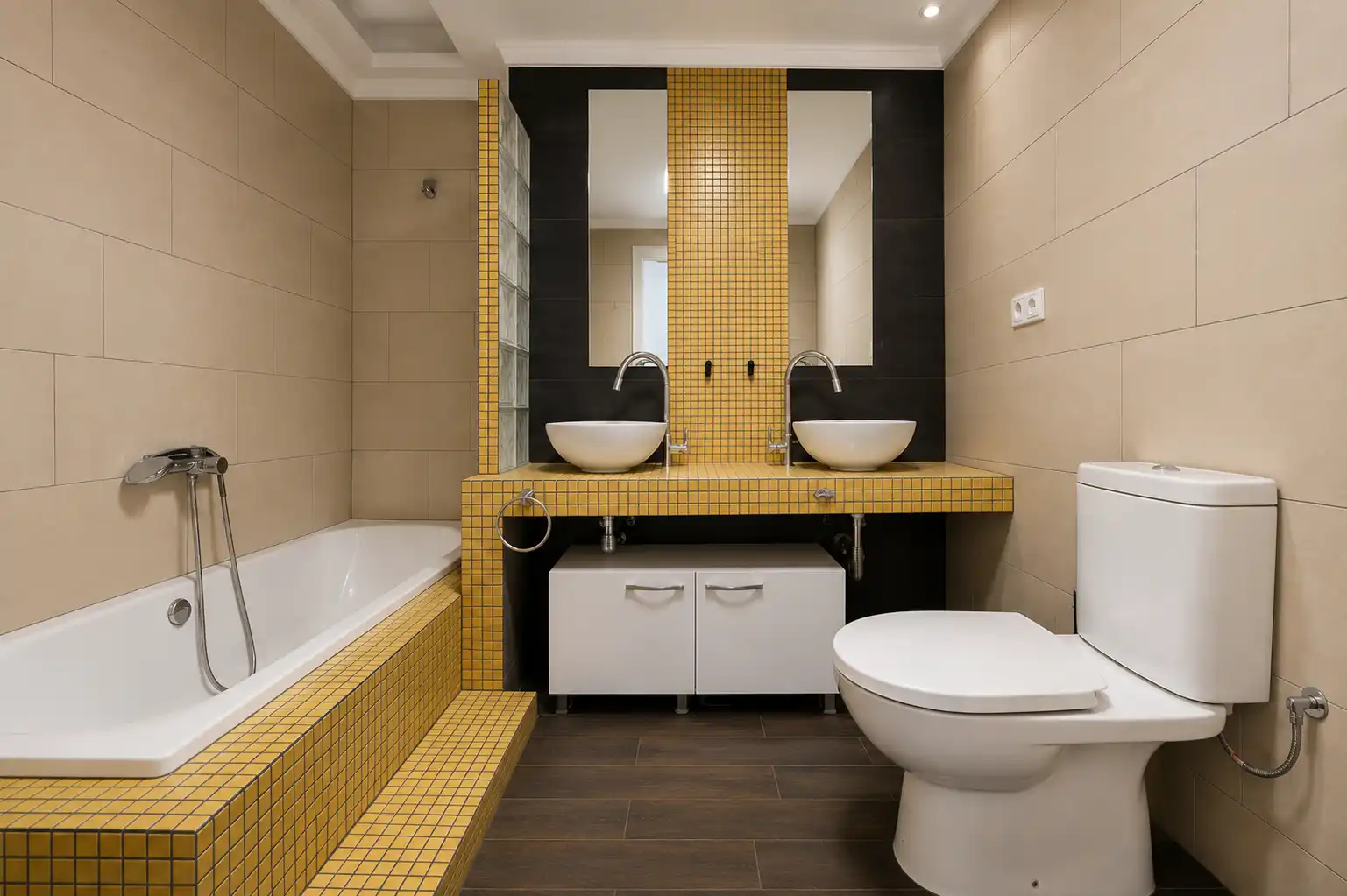 Bathroom of Flat for sale in El Vendrell  with Air Conditioner, Heating and Terrace