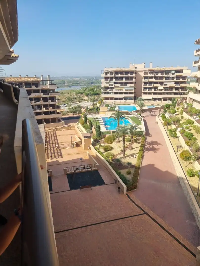 Piscina de Ático en venta en Elche / Elx con Aire acondicionado, Terraza y Amueblado