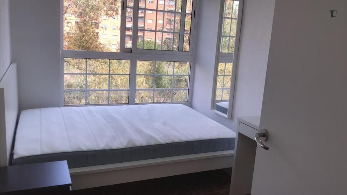 Bedroom of Apartment to share in  Barcelona Capital  with Furnished, Washing machine and Internet