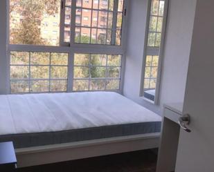Dormitori de Apartament per a compartir en  Barcelona Capital amb Moblat, Rentadora i Internet