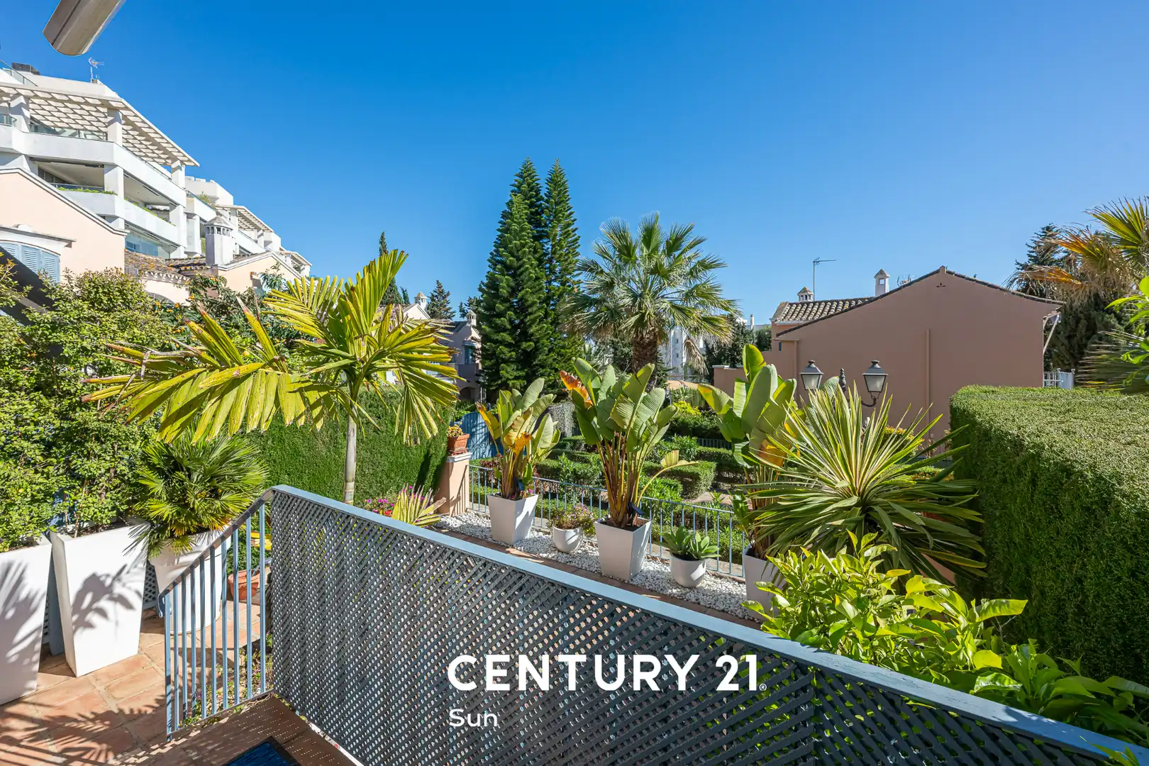 Vista exterior de Casa adosada en venta en Marbella con Aire acondicionado, Calefacción y Jardín privado