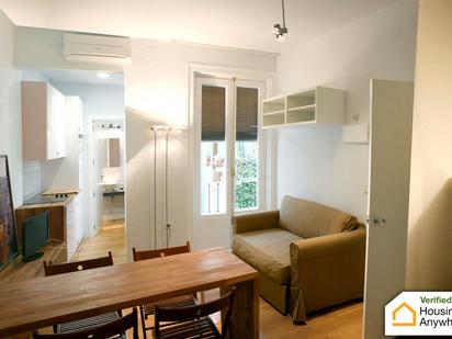 Living room of Flat to rent in  Madrid Capital  with Air Conditioner, Heating and Furnished