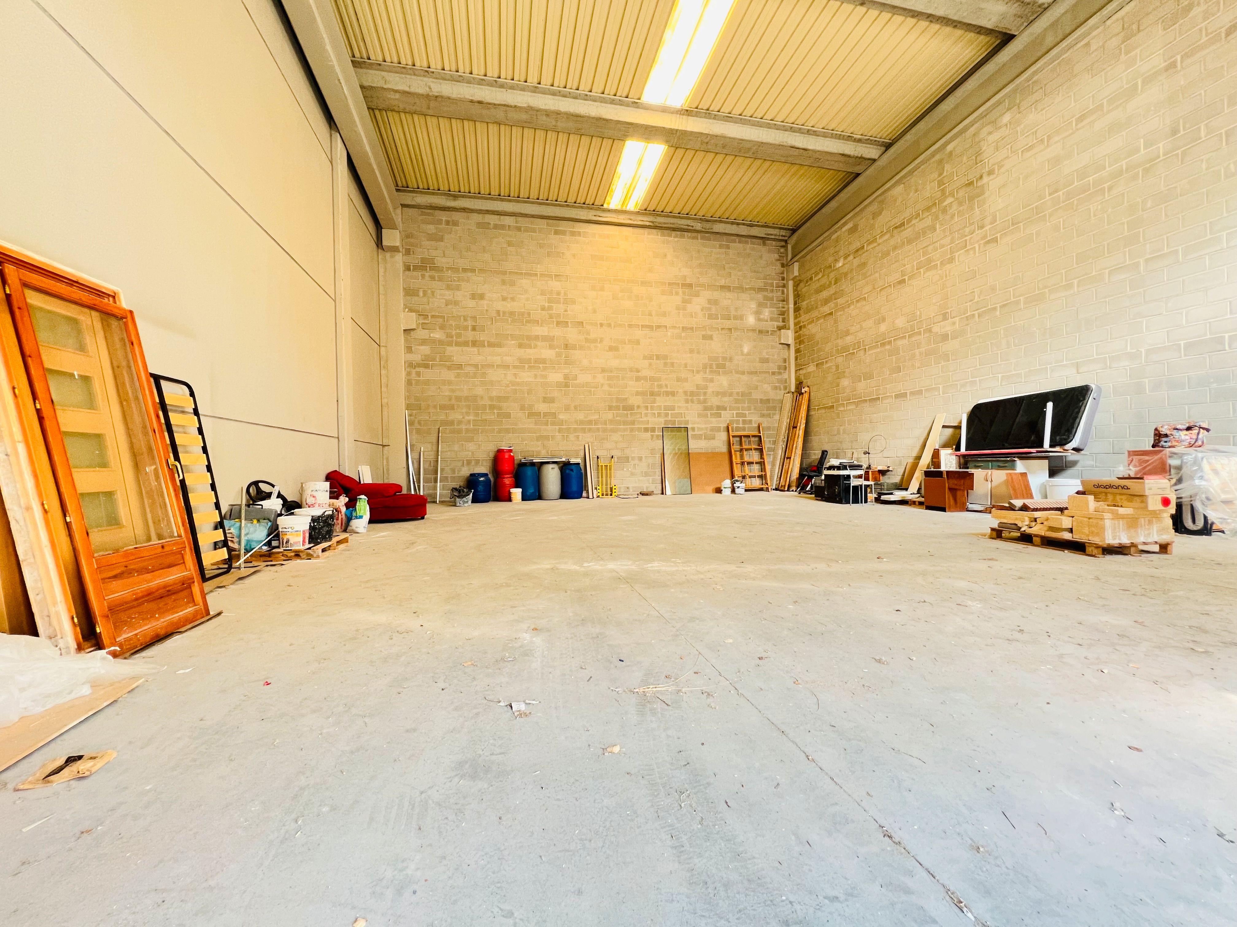 Fabrikhallen zum verkauf in La Muela