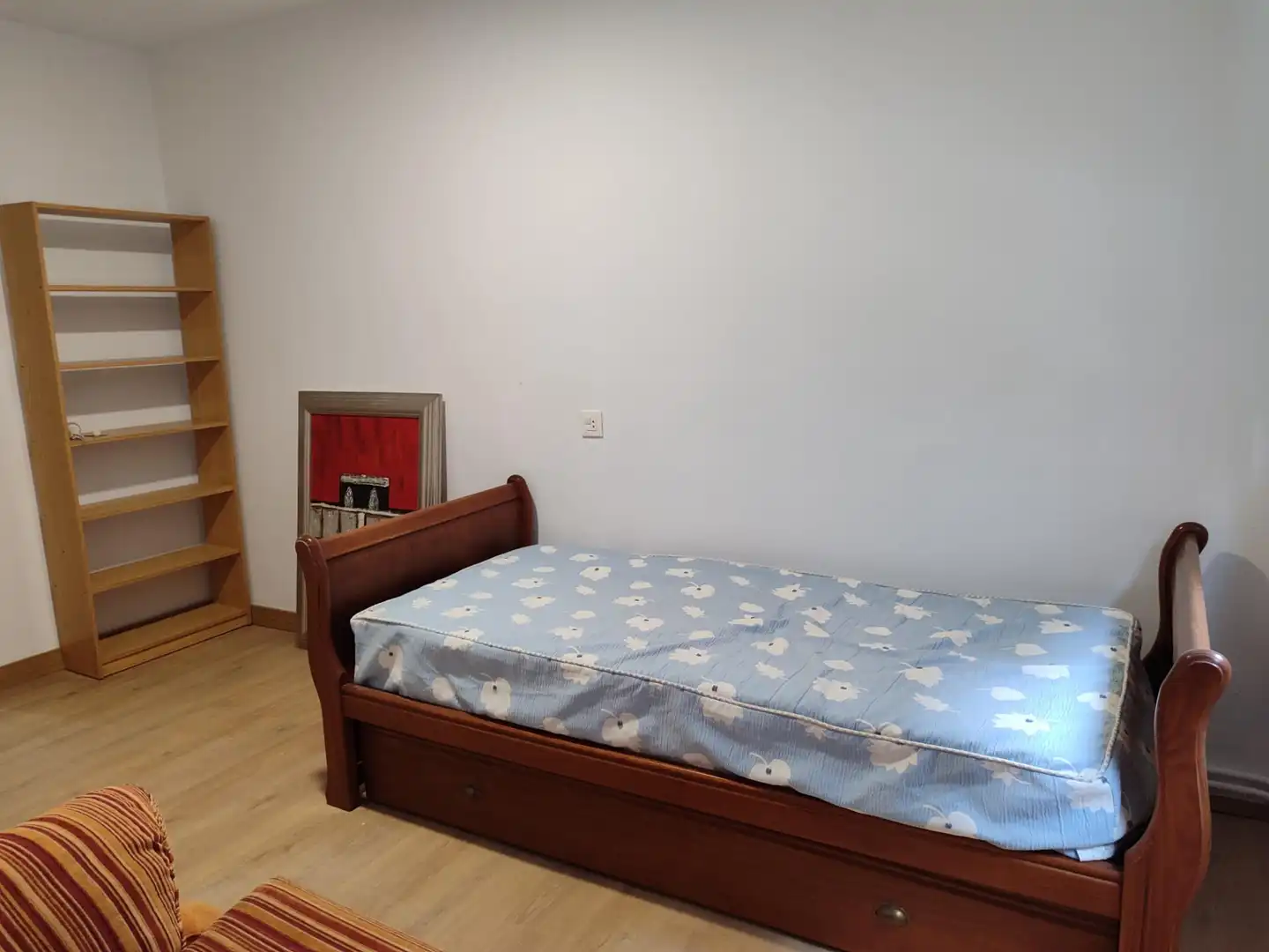 Bedroom of Flat for rent in Oviedo   with Heating, Terrace and Furnished
