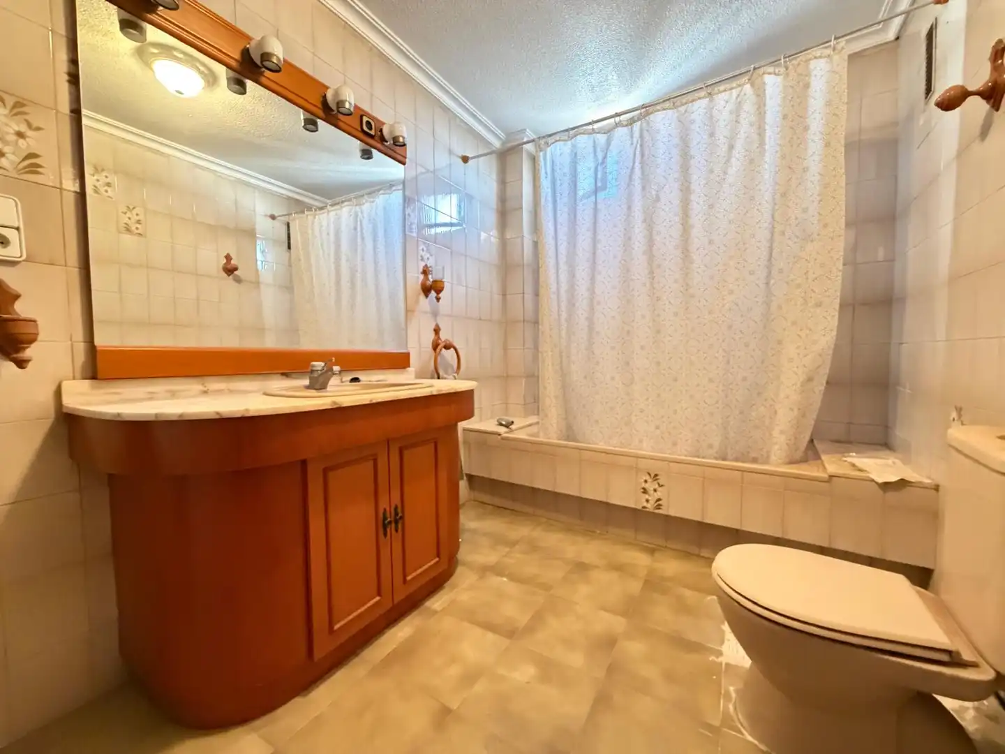 Bathroom of Flat for sale in Guardamar del Segura  with Terrace, Storage room and Furnished