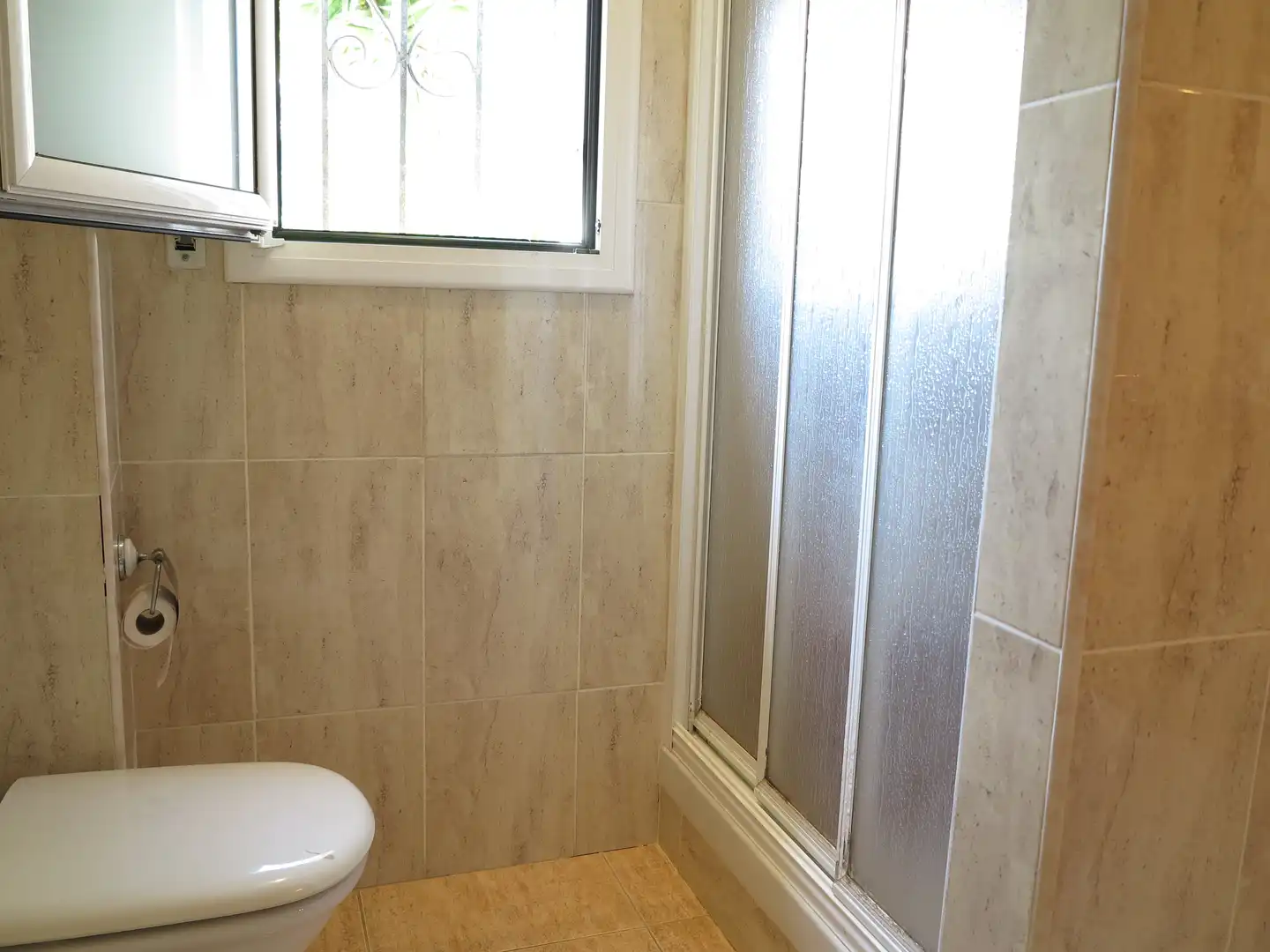 Bany de Casa o xalet en venda en Tordera amb Calefacció, Jardí privat i Terrassa