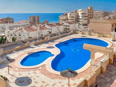Pis amb piscina en venda a Calle Málaga