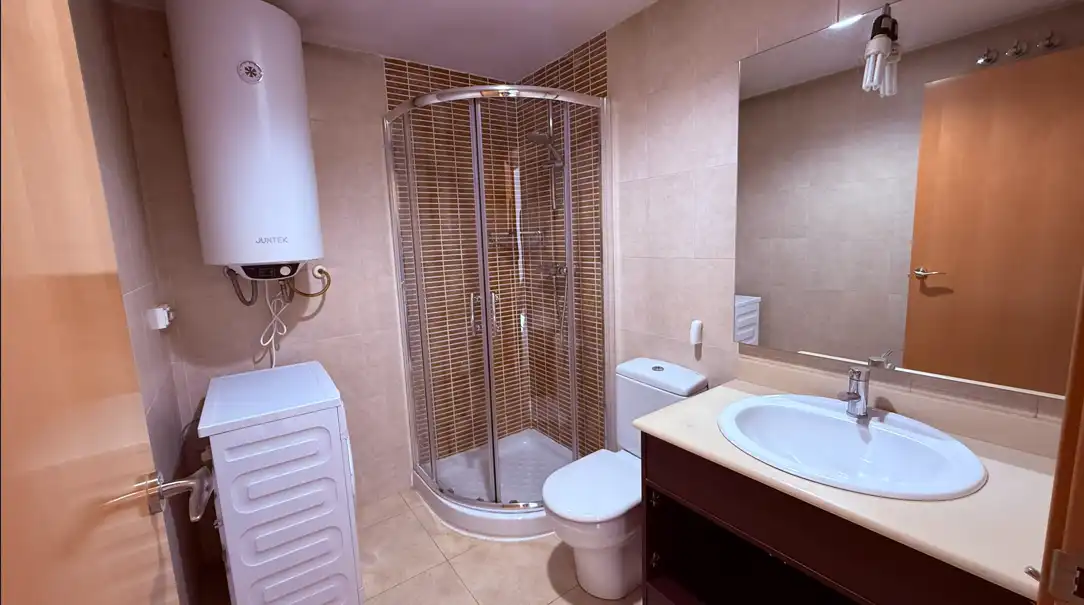 Baño de Piso en venta en Manresa con Aire acondicionado, Amueblado y Horno