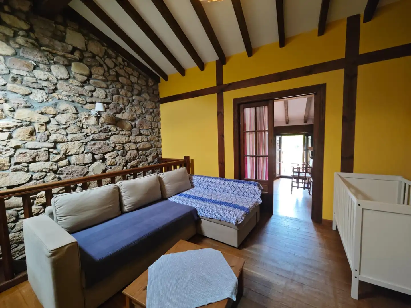 Sala de estar de Casa adosada en venta en Mazcuerras con Terraza