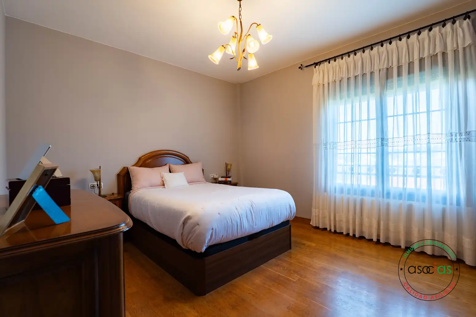 Dormitori de Casa o xalet en venda en Gijón  amb Calefacció, Parquet i Terrassa