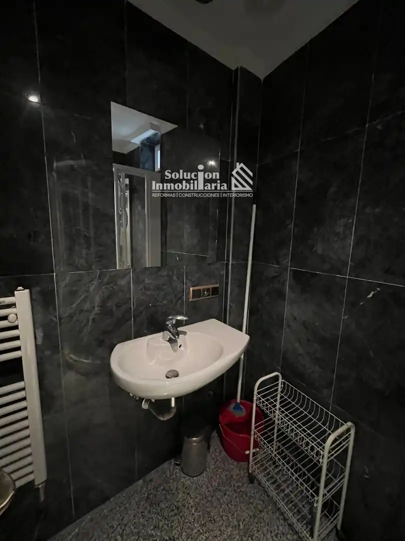 Bany de Apartament en venda en Salamanca amb Calefacció i Moblat