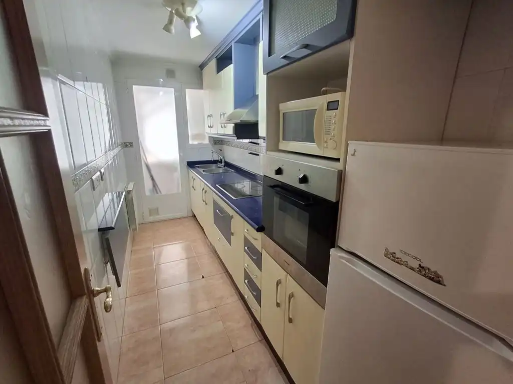Cocina de Piso en venta en La Roda con Calefacción, Trastero y Balcón
