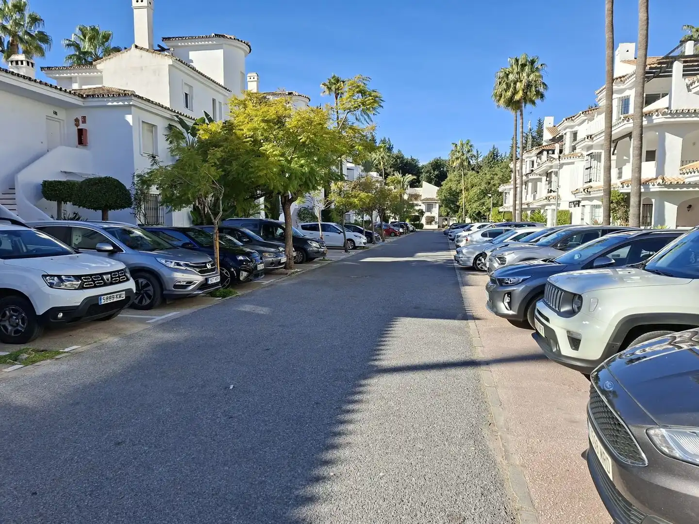 Parking de Apartamento en venta en Marbella con Aire acondicionado, Jardín privado y Alarma