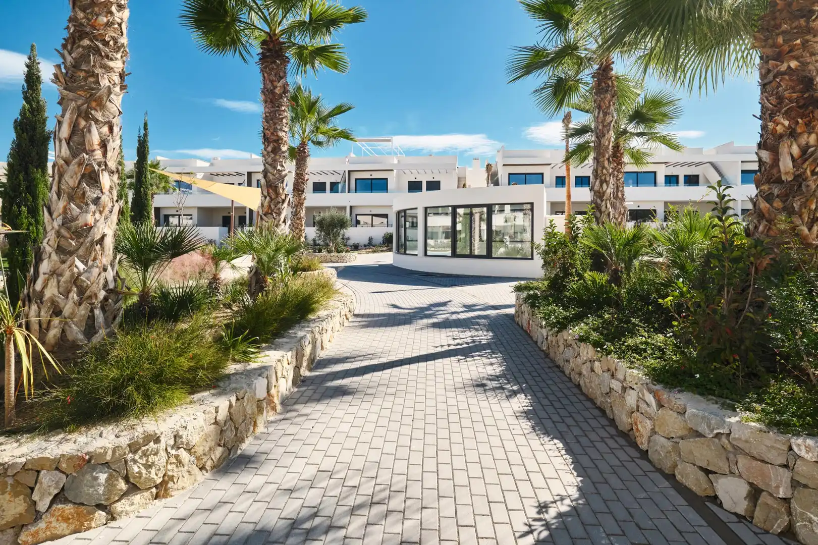Vista exterior de Pis en venda en Torrevieja amb Jardí privat, Terrassa i Piscina comunitària