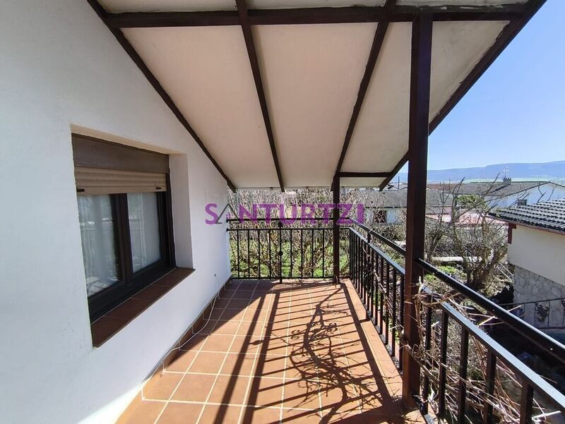 Terrassa de Casa o xalet en venda en Valle de Losa amb Calefacció, Jardí privat i Terrassa