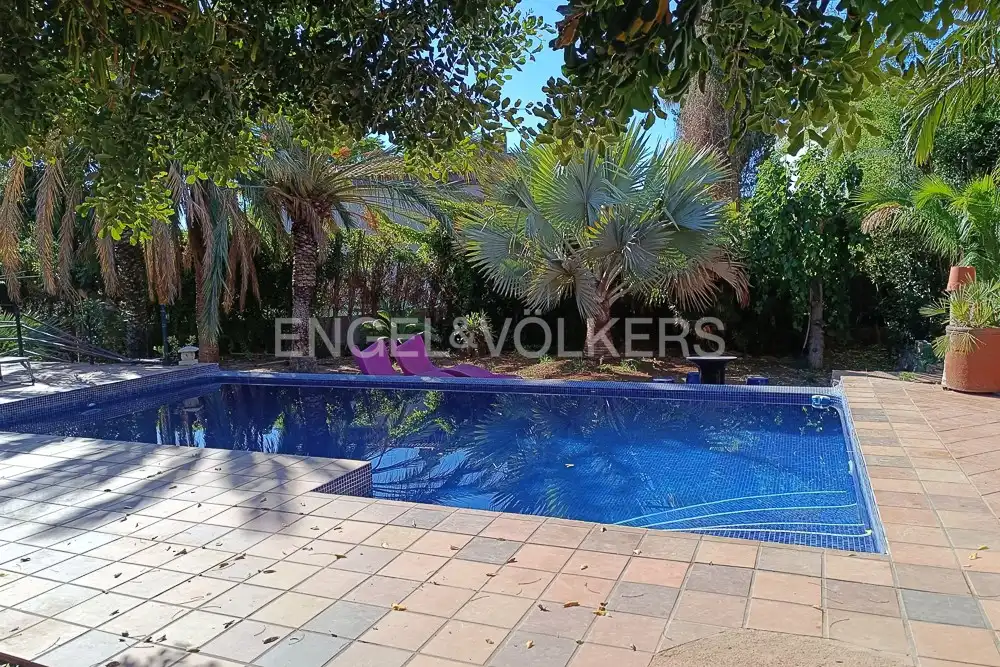 Piscina de Casa o xalet en venda en Castellón de la Plana / Castelló de la Plana amb Aire condicionat, Calefacció i Jardí privat