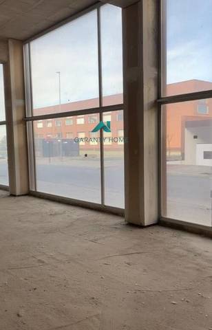 Local comercial en Alquiler en Gelves