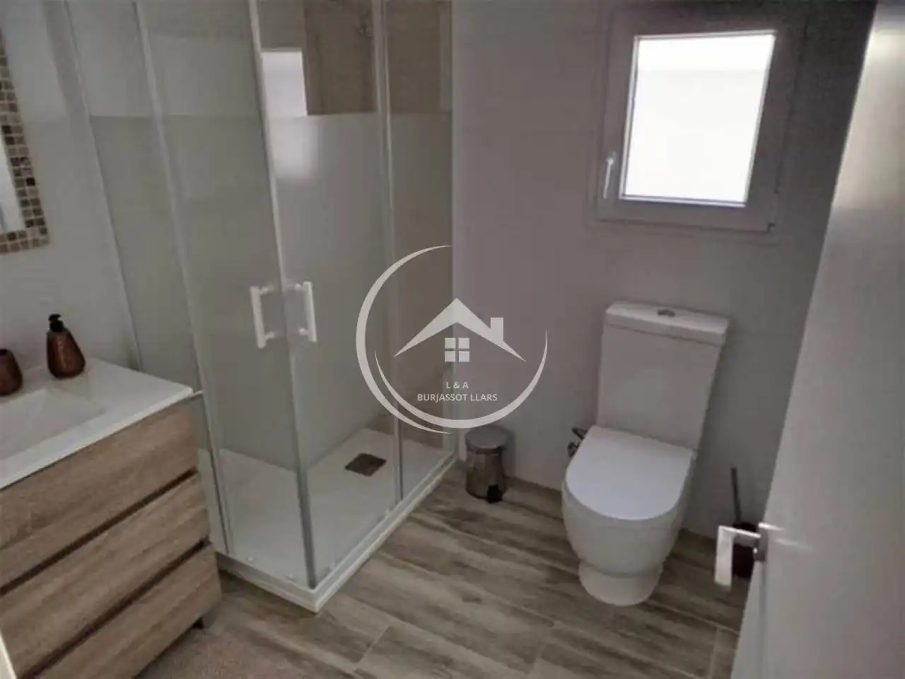 Bany de Casa o xalet en venda en Riba-roja de Túria amb Aire condicionat, Jardí privat i Terrassa