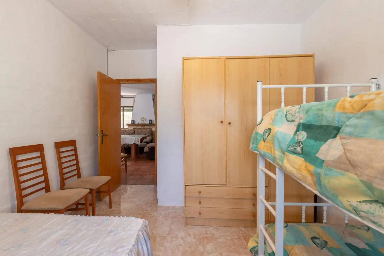 Habitación de Finca rústica en venta en Cogollos de la Vega con Jardín privado y Piscina
