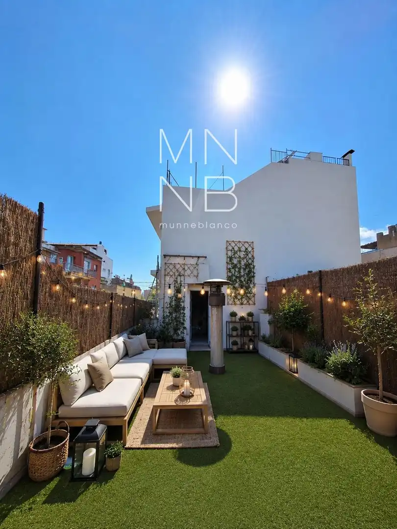 Terrassa de Casa adosada en venda en Mataró amb Calefacció, Jardí privat i Terrassa