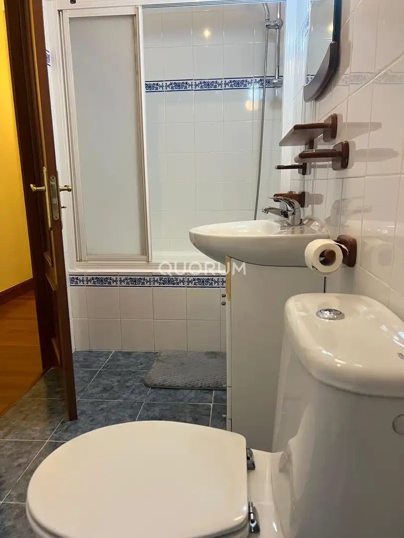 Wohnung zur Miete in Calle General Concha, Alhóndiga