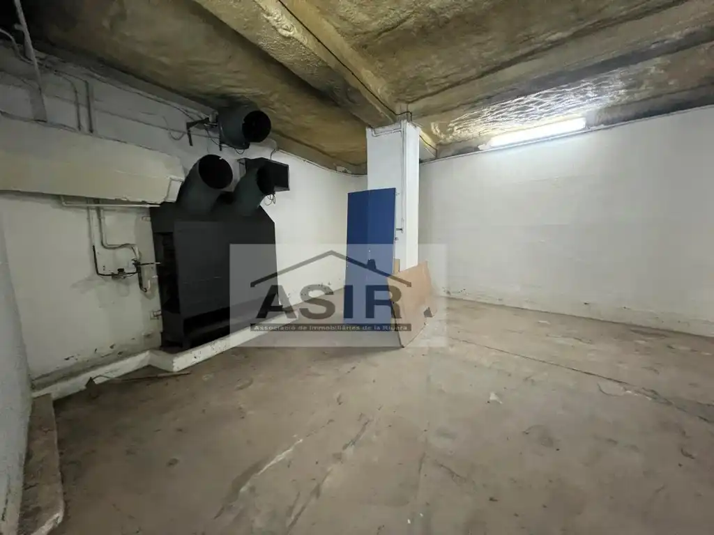 Nave industrial en venta en Corbera