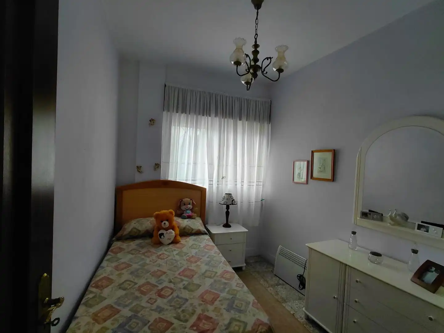Habitación de Casa o chalet en venta en Ribeira con Jardín privado, Amueblado y Lavadora