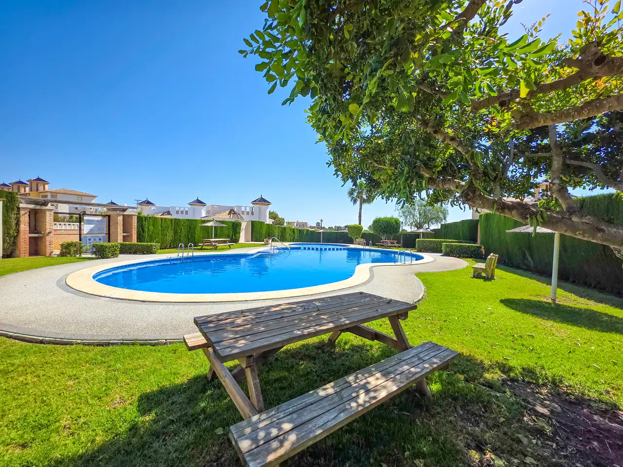 Piscina de Apartamento en venta en Orihuela con Amueblado, Horno y Lavadora