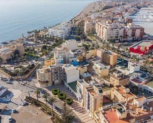 Vista exterior de Pis en venda en Roquetas de Mar